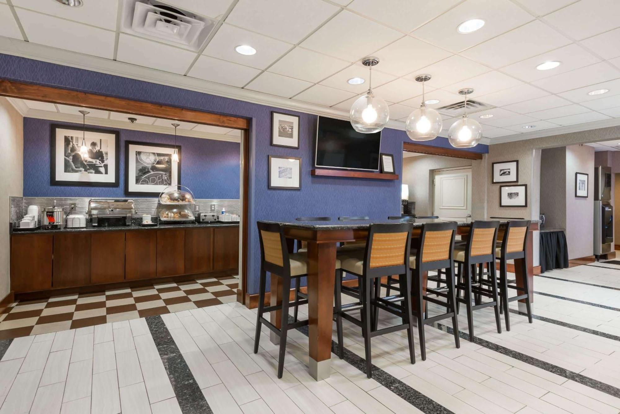 Wingate By Wyndham Springfield Hotel Exterior photo